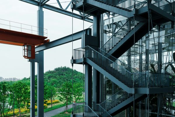 Top matériaux et configurations pour un escalier industriel